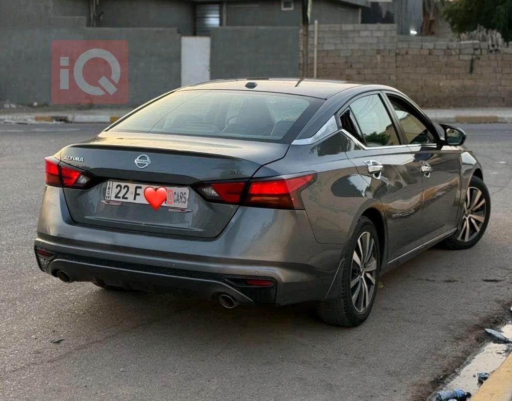 نيسان ألتيما